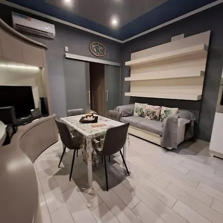 Flower's House Di Doris Simone