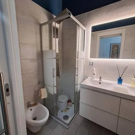 Flower's House Di Doris Simone *