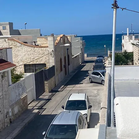 Flower's House Di Doris Simone