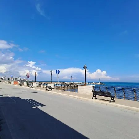 Flower's House Di Doris Simone * バーリ