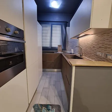 Flower's House Di Doris Simone