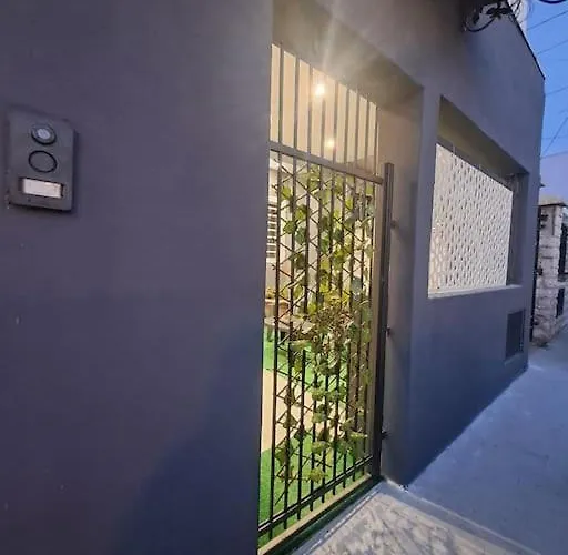 Flower's House Di Doris Simone ヴィラ