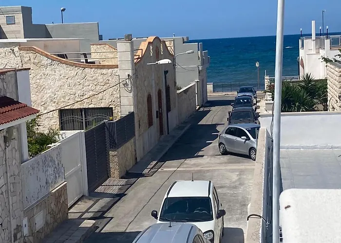 Flower's House Di Doris Simone