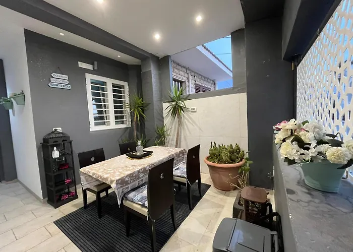 Villa Flower's House Di Doris Simone