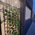 Flower's House Di Doris Simone Μπάρι