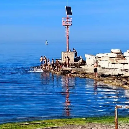 Flower's House Di Doris Simone * باري