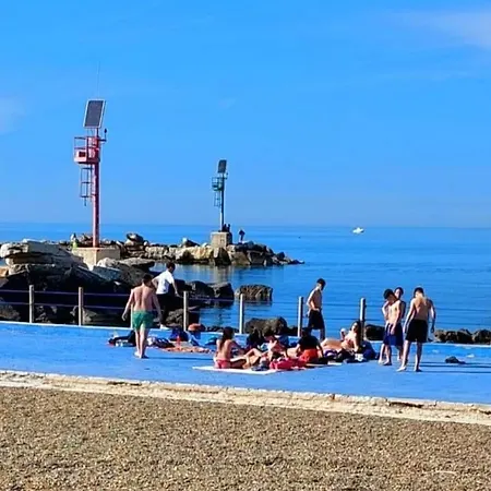 Flower's House Di Doris Simone باري